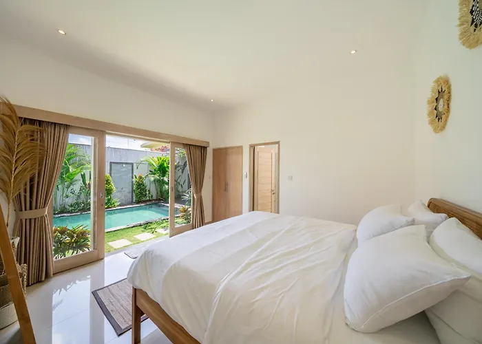 Villa Margherita 3 Bedroom Canggu Swimming Pool